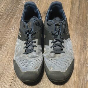 On Running Men's Gray Athletic Shoes - Cloudace Men’s 12.5